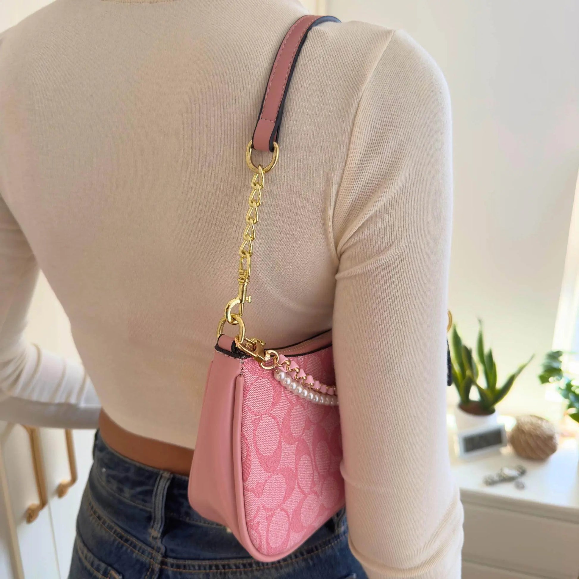 Vintage Luxury Pink Handbag with Pearls and Charms - IVORYNN