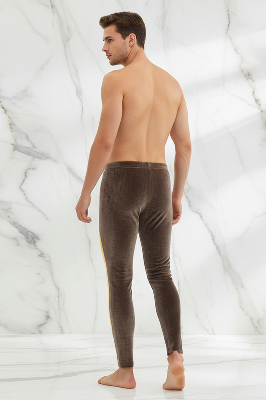 Back view - walking pose looking over shoulder