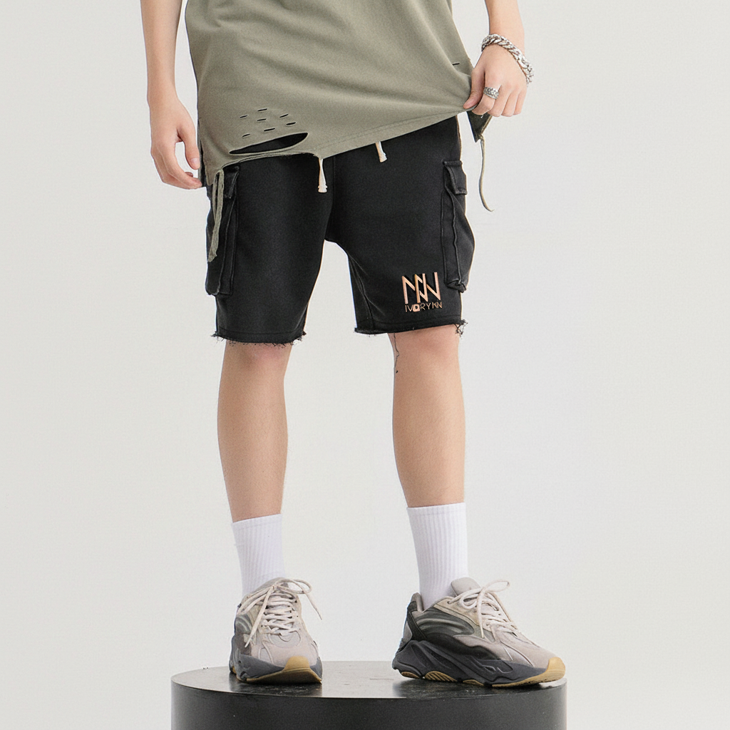 Cargo Shorts Olive Tee IVORYNN