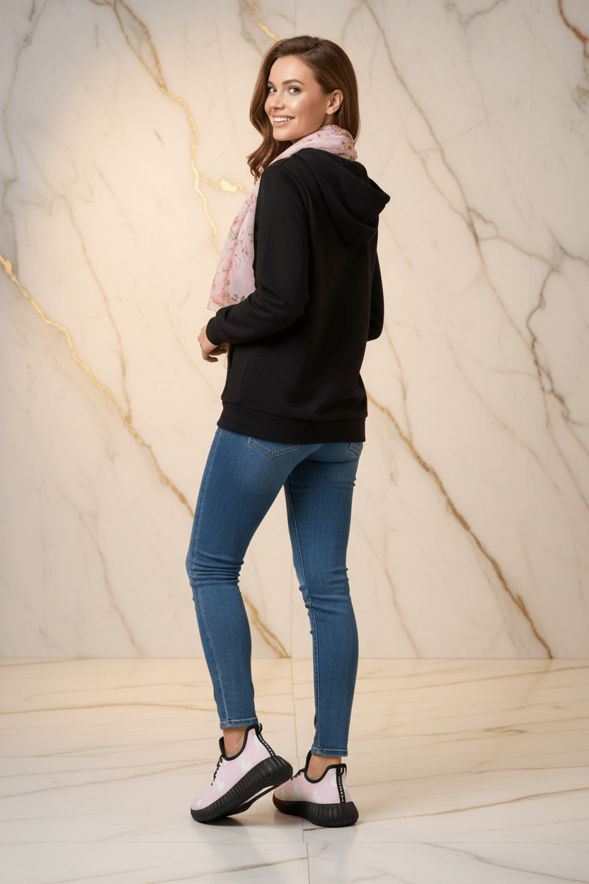 Casual Outfit Sneaker - Back View