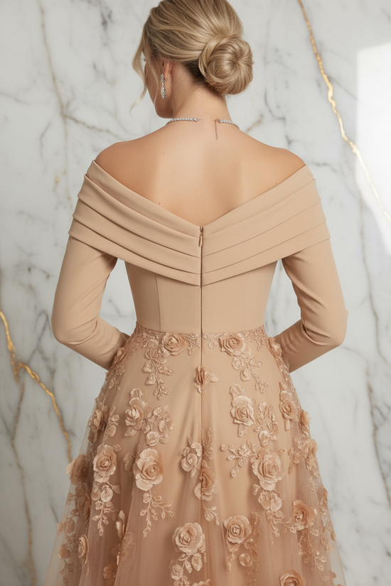 Close-up back zipper detail - Beige gown