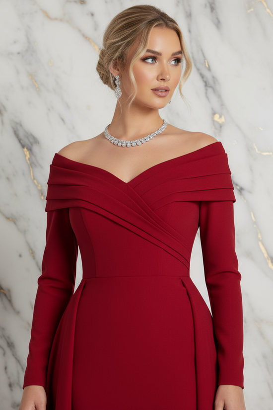 Close-up neckline - Red gown