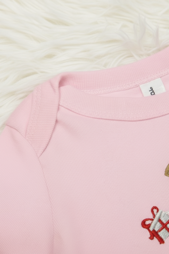 Close-up of neckline and shoulder stitching