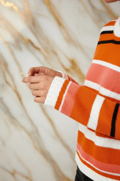 Close-up - ribbed cuffs detail