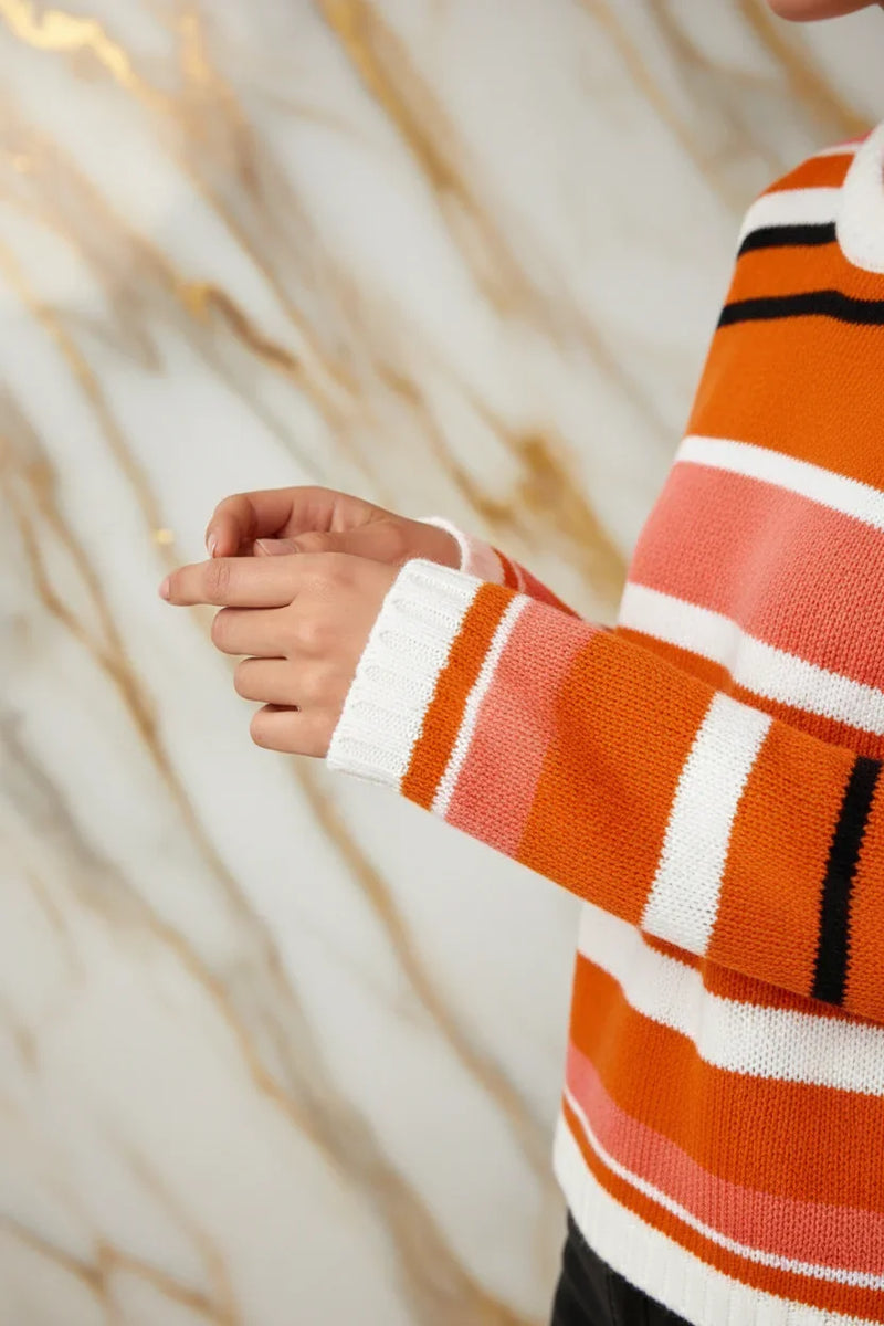 Close-up - ribbed cuffs detail