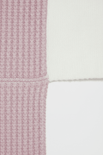Color block seam junction