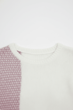 Crew neckline detail