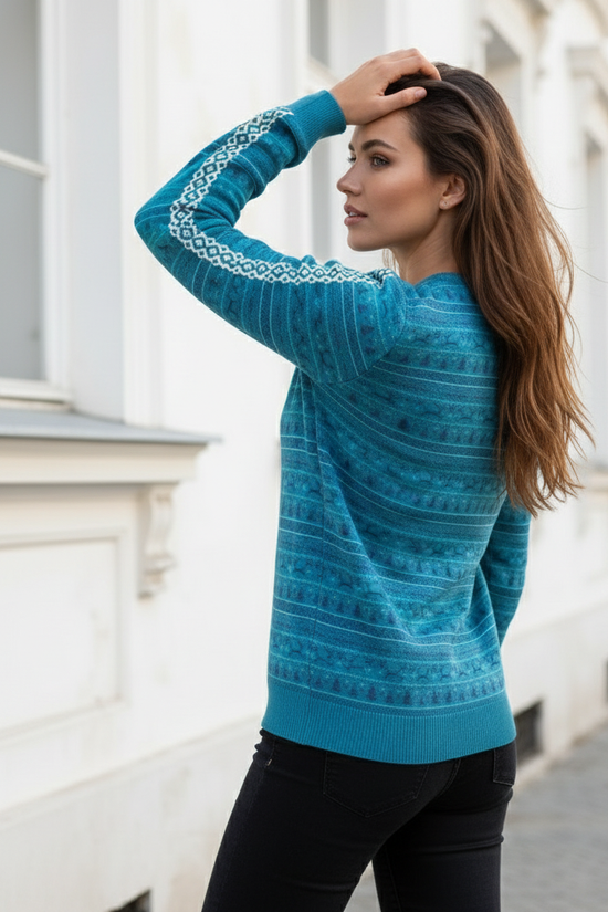 Feminine back view - European building