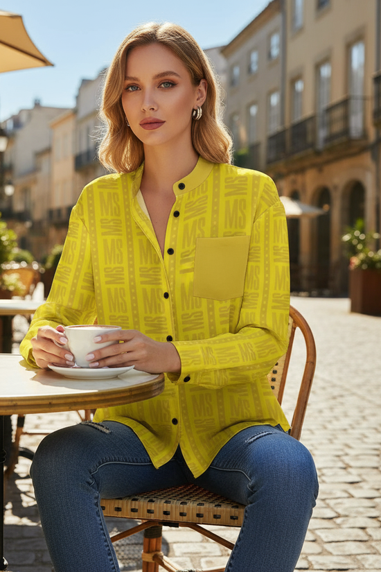 Front view of yellow shirt at café