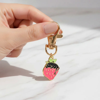 Keychain in feminine pose