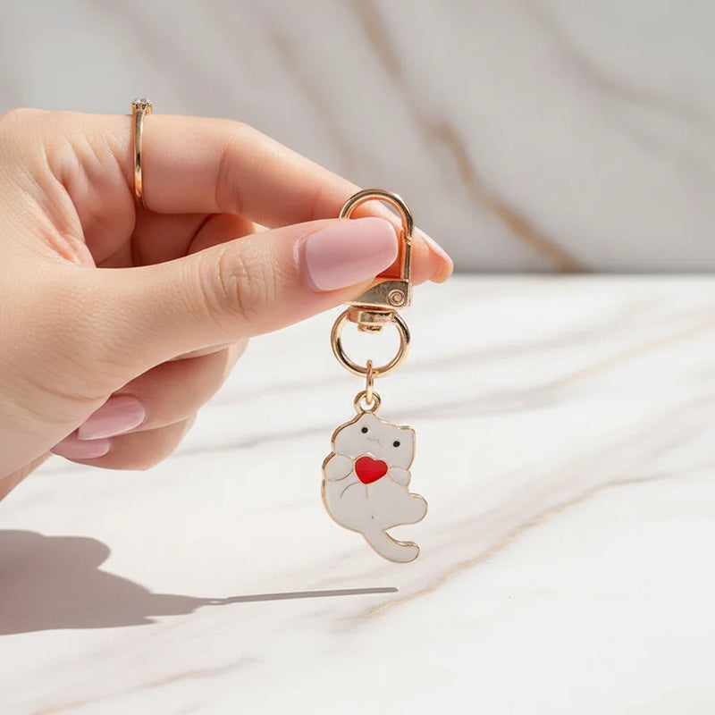 Keychain in feminine pose