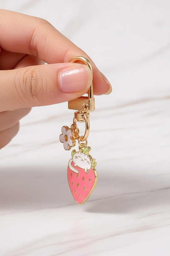 Keychain in feminine pose