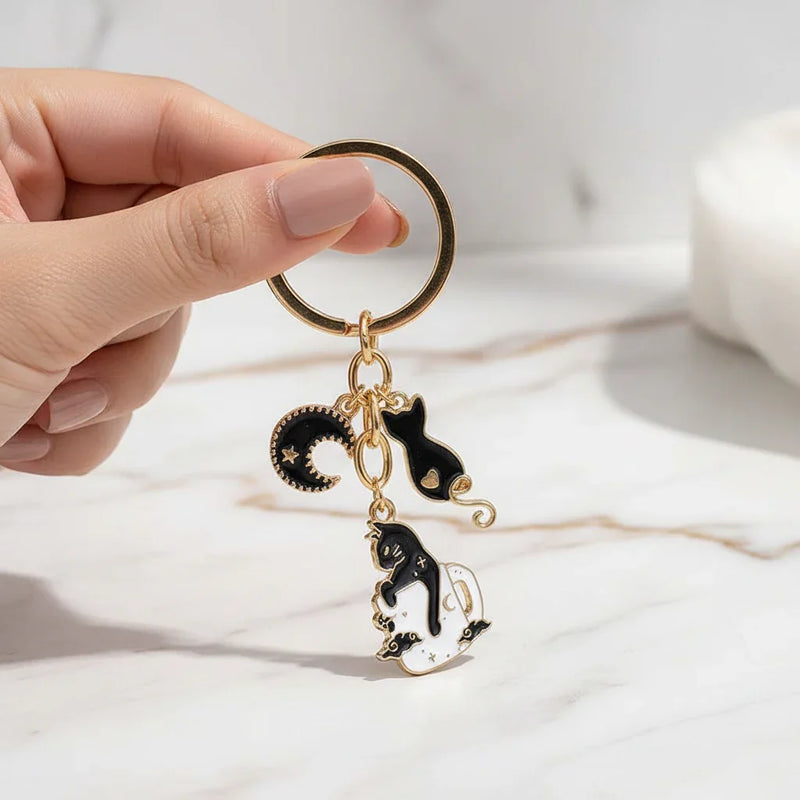 Keychain in feminine pose