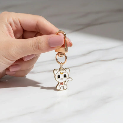 Keychain in feminine pose