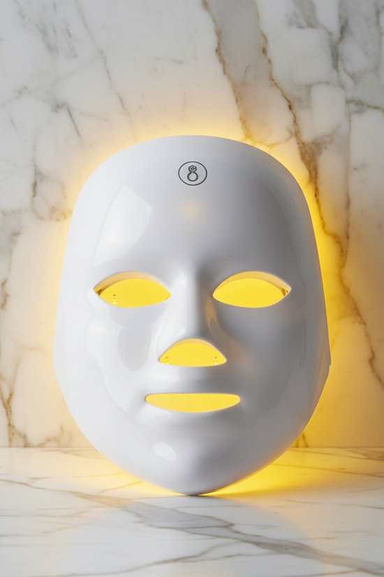 قناع بإضاءة LED صفراء