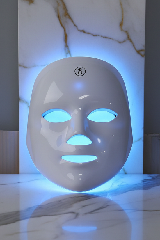 قناع بإضاءة LED زرقاء - خلفية رخامية كاملة