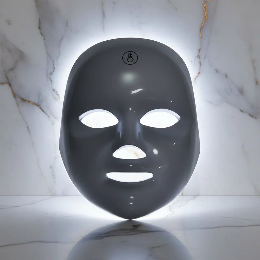 قناع بإضاءة LED بيضاء