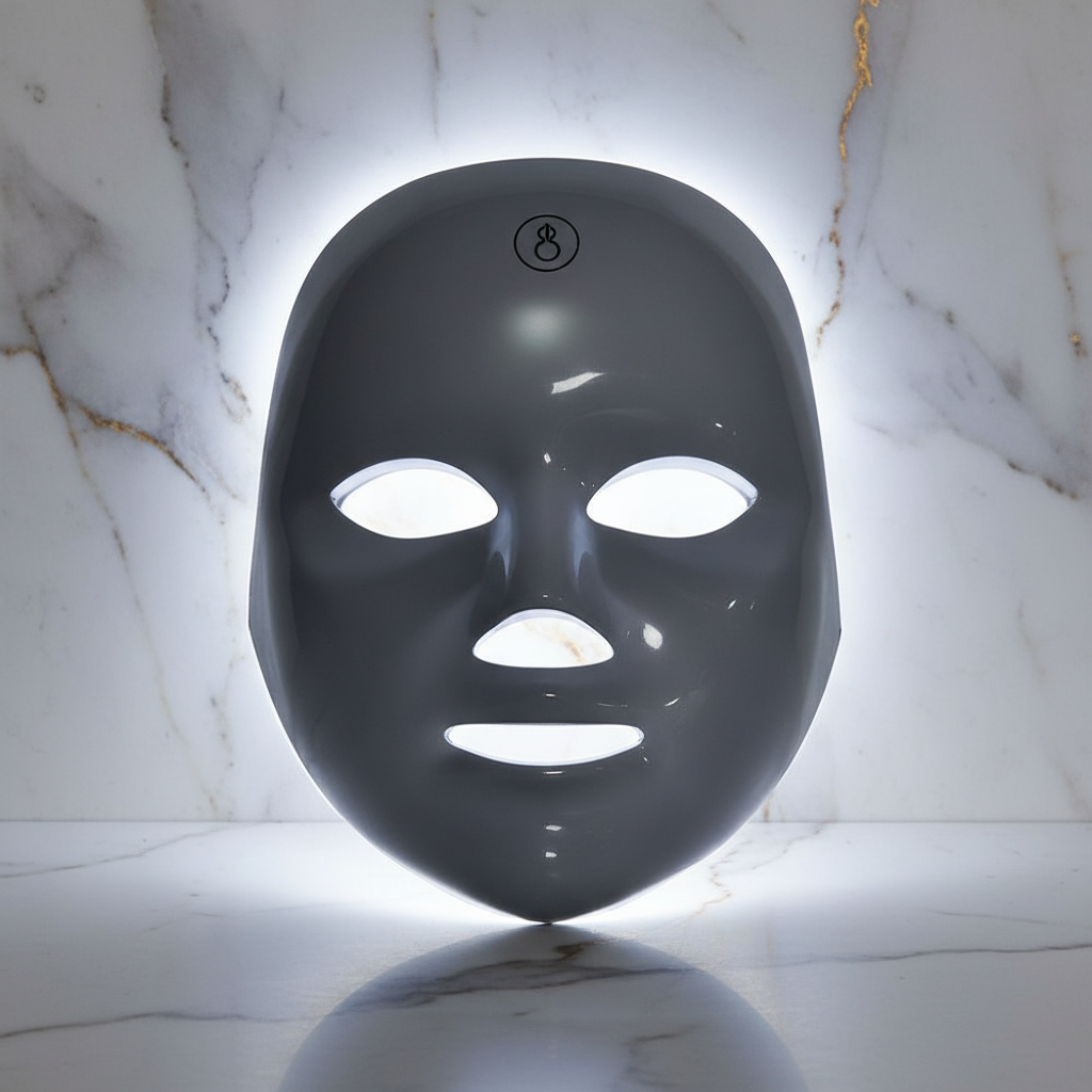 قناع بإضاءة LED بيضاء