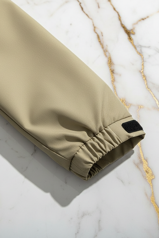 Lower sleeve with elastic cuff and black band