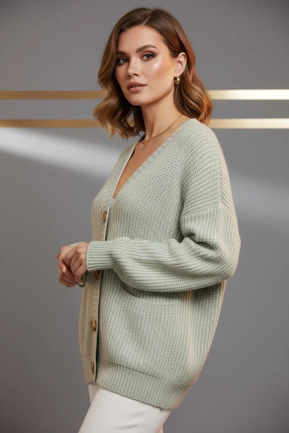 Pale Green Cardigan Studio - Detail