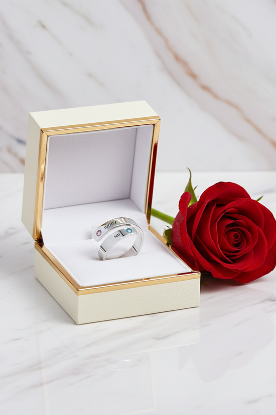 Ring in gift box with rose 1