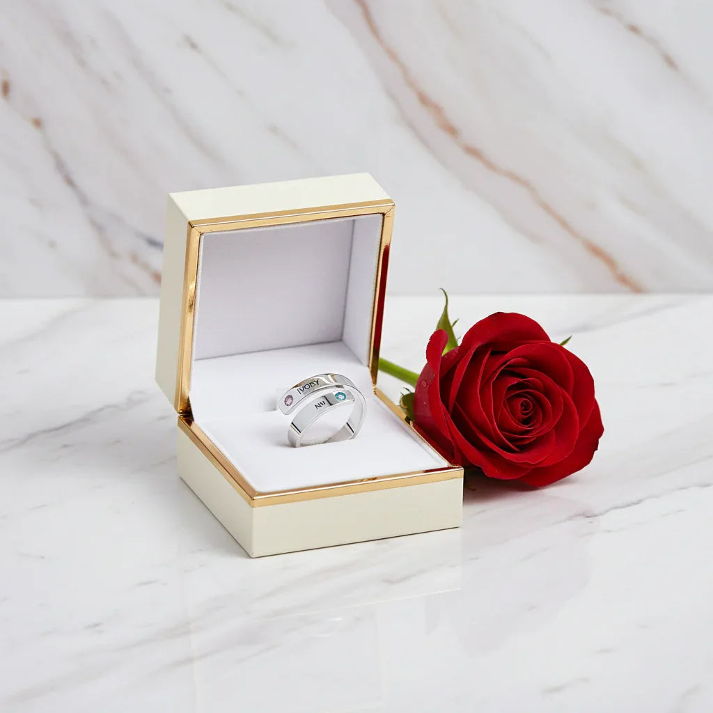 Ring in gift box with rose 1
