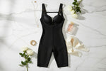 Shapewear على رخام مع إكسسوارات فاخرة
