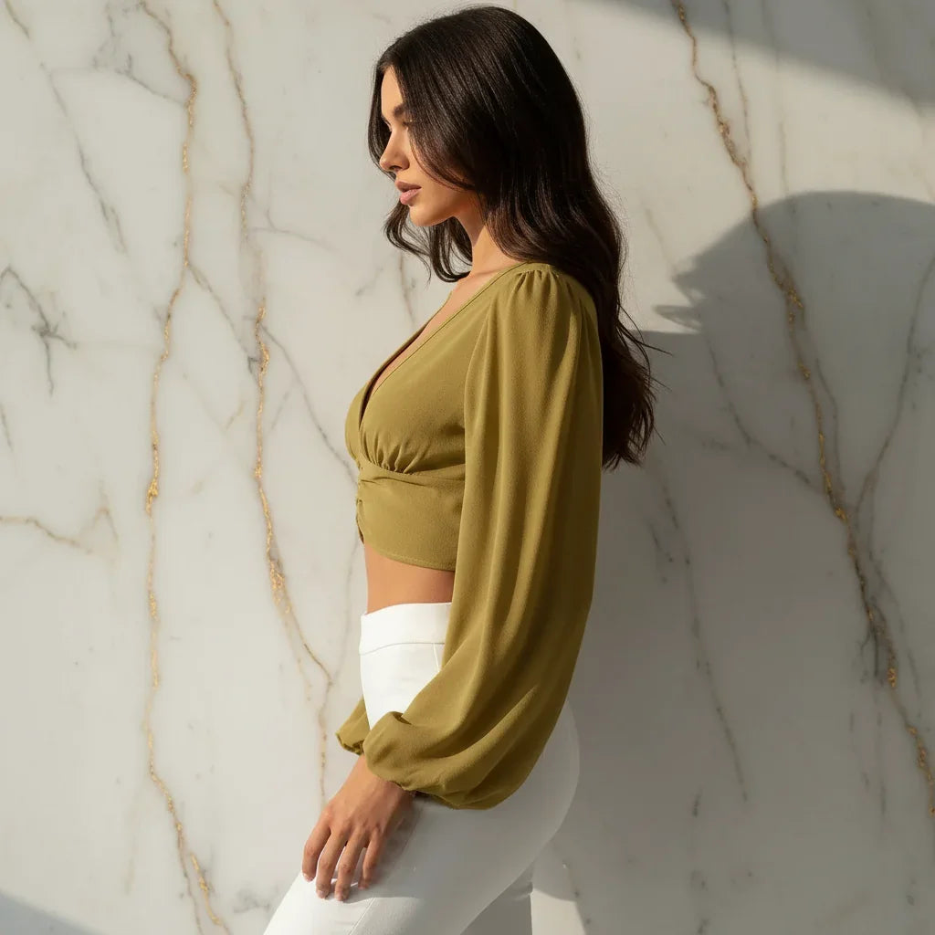 Side angle with different model in fitted white trousers