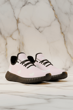 Sneaker Studio - 45 Degree Dynamic