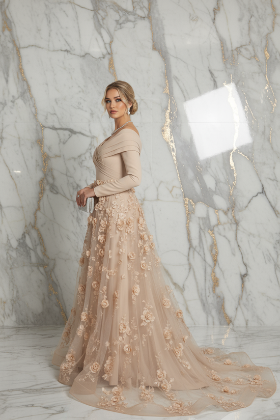 Three-quarter angle - Beige gown