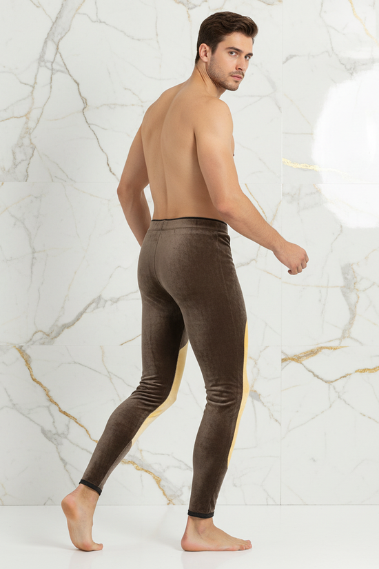 Three-quarter back angle - walking pose