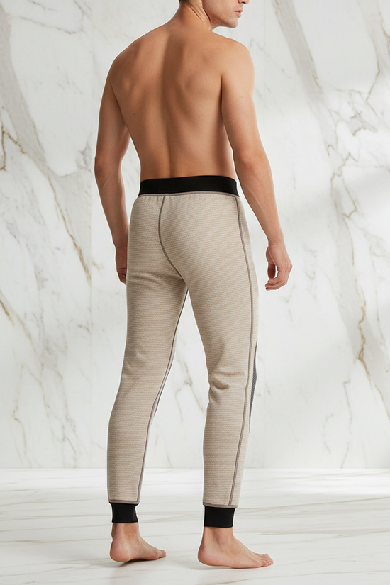 Three-quarter back dynamic pose