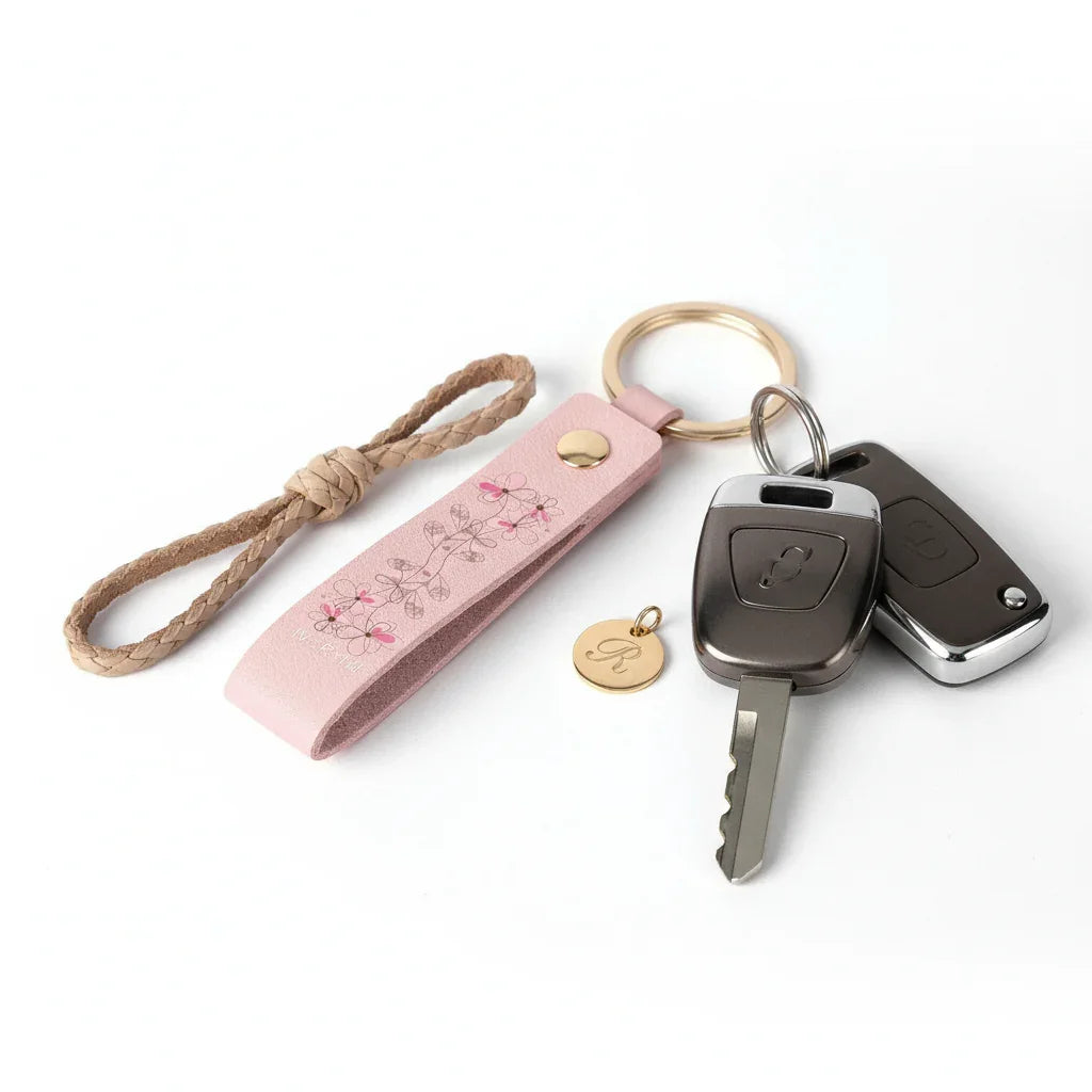 Three-quarter view with car keys