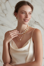 Touching pearl necklace